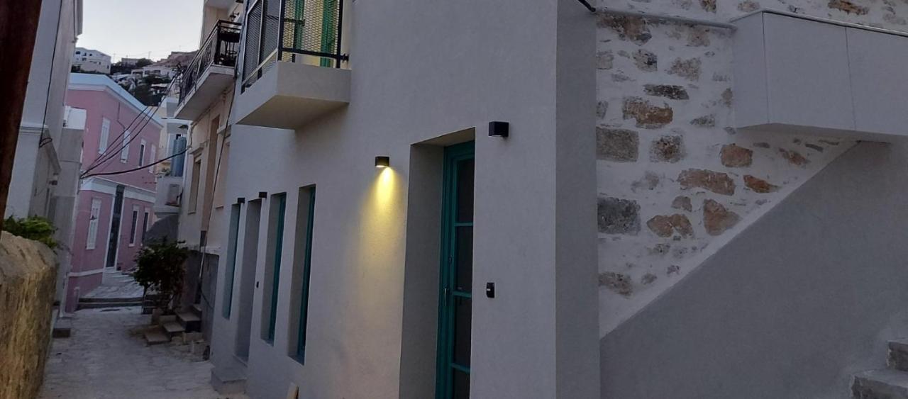 Ermoupolis Hidden Gems Apartment Luaran gambar